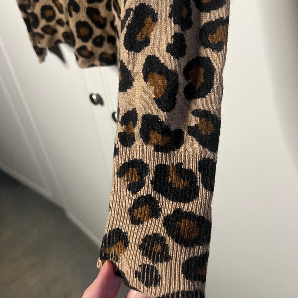 Cynthia Rowley Leopard Print Crewneck Cashmere Sweater in Tan and Black - Picture 5 of 9